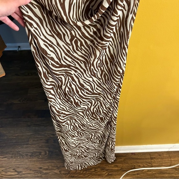 Beige Botany NEW hard to handle Zebra Print  Maxi Dress with Scoop Back L - Picture 7 of 10